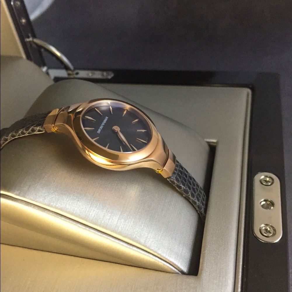 Watch - Picture 2 of 6